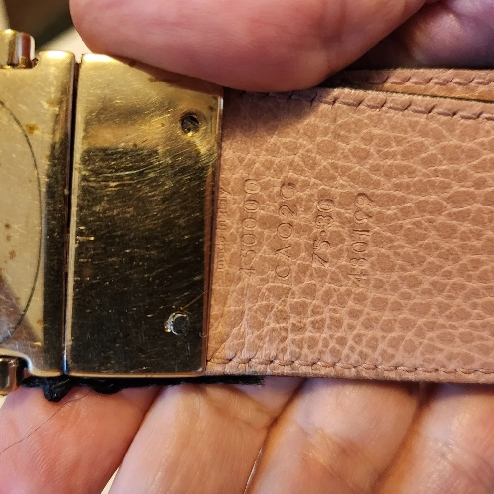 Gucci leather belt with logo buckle size 30